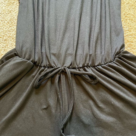 Pink Lily romper - Picture 2 of 7